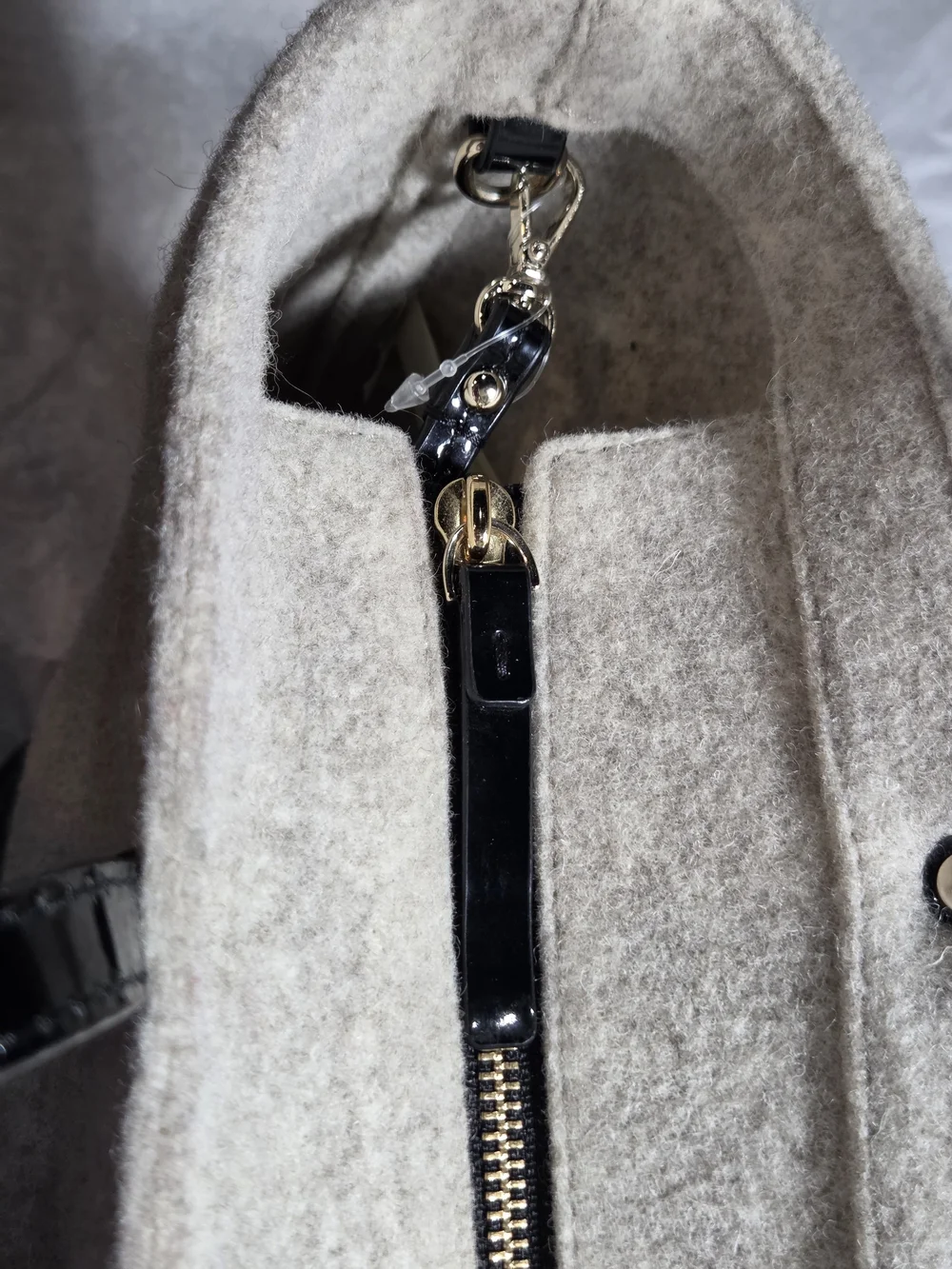 Kate Spade Frosted Felt Small Harmony Tote & Wristlet Set Oatmeal / Black NWOT